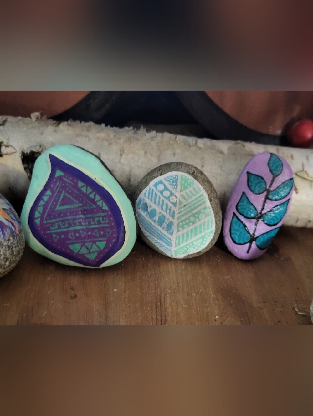 Hand-Painted Teal and White Leaf Stone Set- Artistic Home Décor
